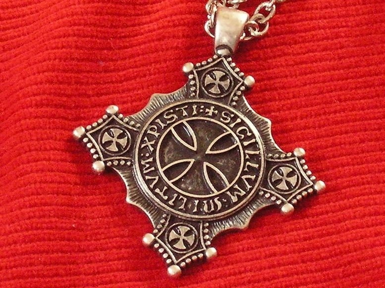 WŁOCHY HISTORYCZNY WISIOR TEMPLARIUSZY