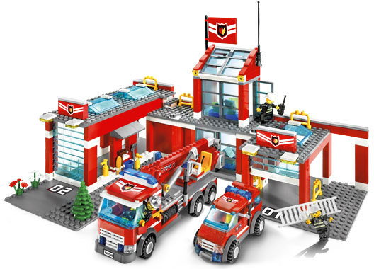 LEGO CITY Duża remiza 7945