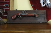 Hiszpania ELEGANCKI Pistolet SKAŁKOWY NA DREWNIANEJ ZAWIESZCE