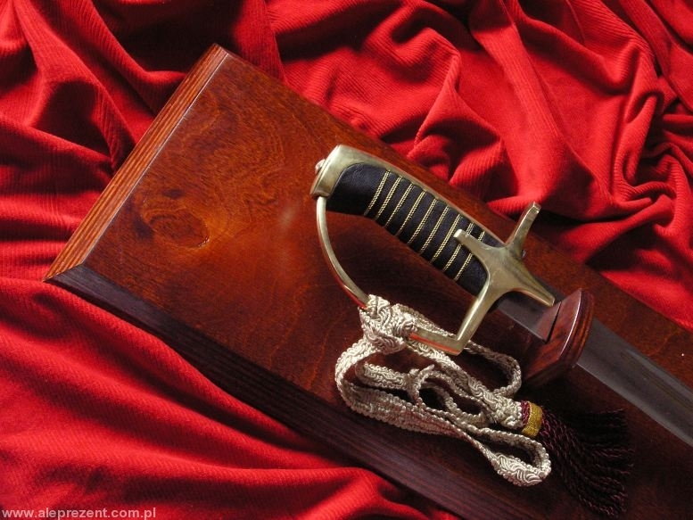 Płatnerze hiszpańscy Oficerska szabla Wojska Polskiego WZ 1976 gładka na tablo
