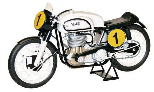 Italeri NORTON MANX 500 Built Up