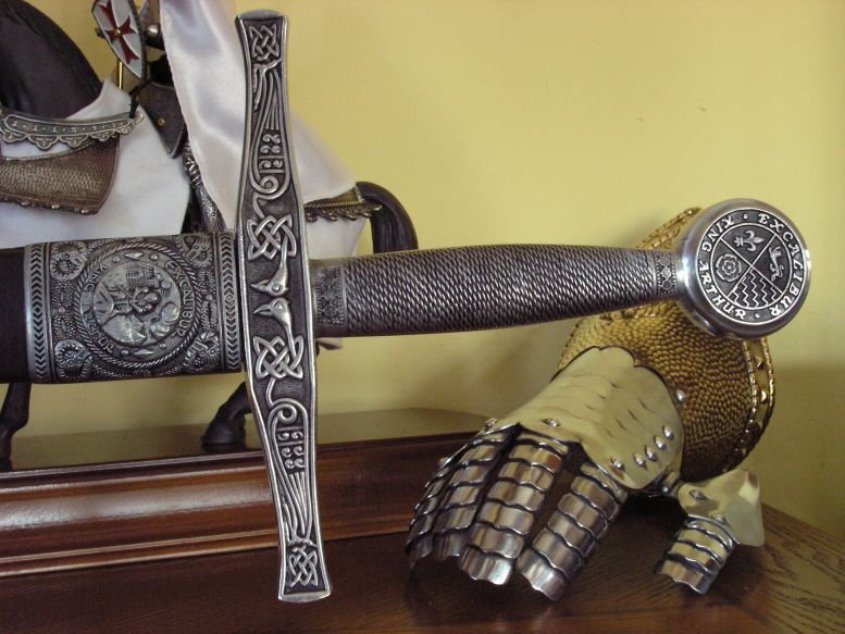 Płatnerze hiszpańscy MIECZ EXCALIBUR KRÓLA ARTURA Z POCHWĄ