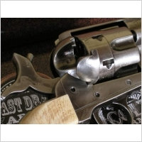 Hiszpania WYJĄTKOWY COLT PEACE MAKER Z 1873 PUDŁO + NABOJE
