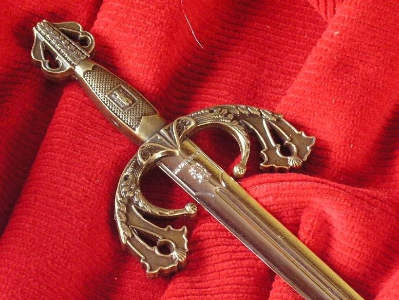 WŁOCHY PRAKTYCZNY NOŻYK DO LISTÓW MIECZ CYDA WALECZNEGO