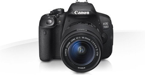 Canon EOS 700D z ob. 18-55mm IS STM