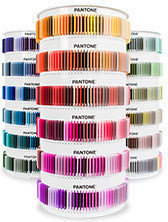 Pantone Kolekcja Plus Plastic Standard Chips - 1755 kolorów w formie plastikowyc