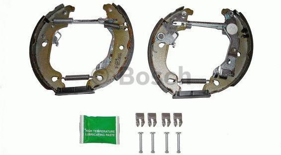 BOSCH Zesatw szczęk hamulcowych 0 204 114 616
