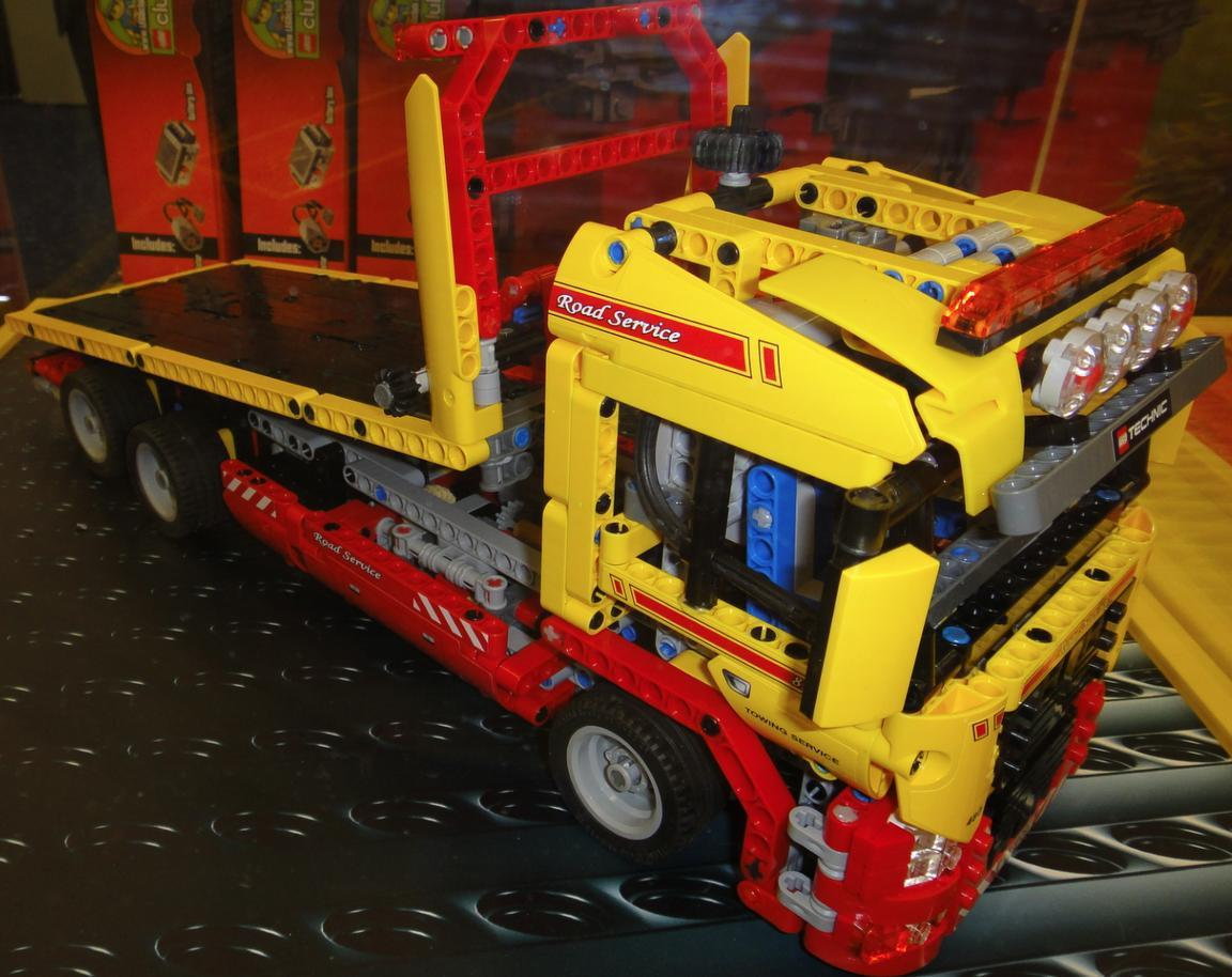 LEGO Technic Flatbed Truck 8109