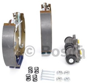 BOSCH KIT SUPERPRO, zestaw szczek hamulcowych + cylinderek hamulca koła zamontowany z tyłu, 0 204 114 200 0204114200