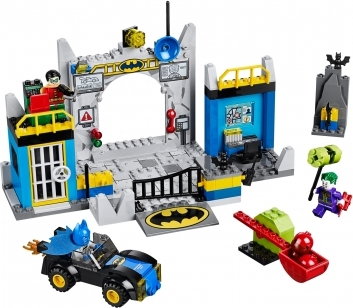 LEGO Juniors Batman: Obrona kryjówki Batmana 10672