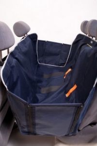 Kardiff Kardimata Anti Slip Z Zamkiem I Bokami 123X154 Granatowa Mata Samochodowa Na Tylne Fotele