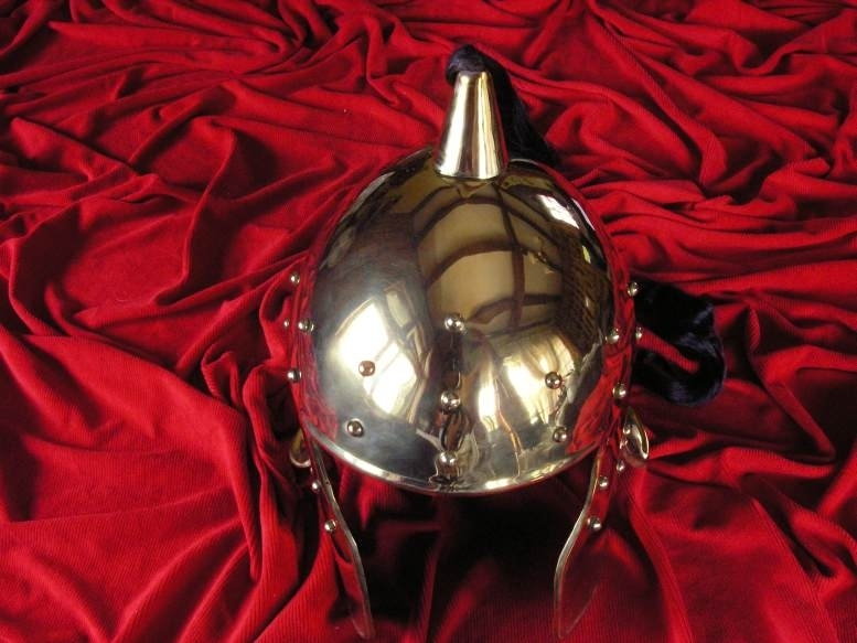 Płatnerze hiszpańscy HISTORYCZNY HEŁM RZYMSKIEGO WOŹNICY RYDWANÓW