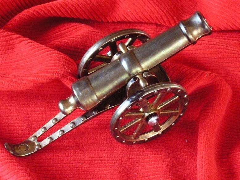 WŁOCHY WIERNA MAŁA REPLIKA ARMATY Z XVIIIw.