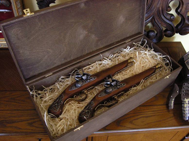 POLSKA OZDOBNA SKRZYNKA NA WIĘKSZE MODELE REPLIK