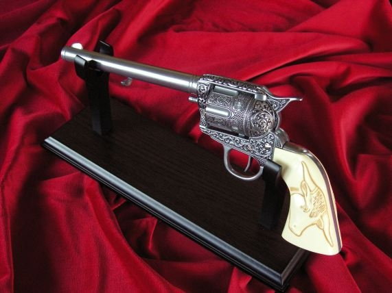 Płatnerze hiszpańscy STOJAK NA WIĘKSZE MODLE BRONI PALNEJ