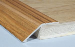 Effector S.A. A47 Listwa najazdowa samoprzylepna okleinowana 1,8m 3FA6-857B0_201 (3FA6-857B0_20130620104711)