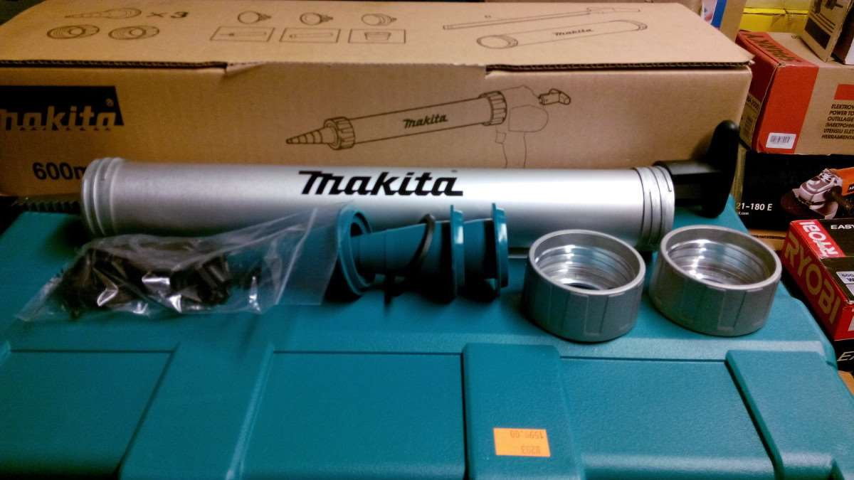 Makita 196352-6 ZESTAW TYP B DO BCG140/BCG180 TUBA ALUMINIOWA 600ml