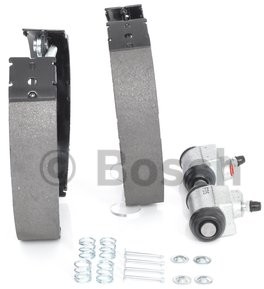 BOSCH KIT SUPERPRO, zestaw szczek hamulcowych + cylinderek hamulca koła zamontowany z tyłu, 0 204 114 670 0204114670