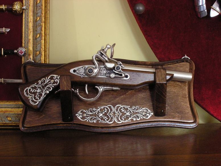 WŁOCHY PRZECUDNY PISTOLET NA ZAWIESZCE