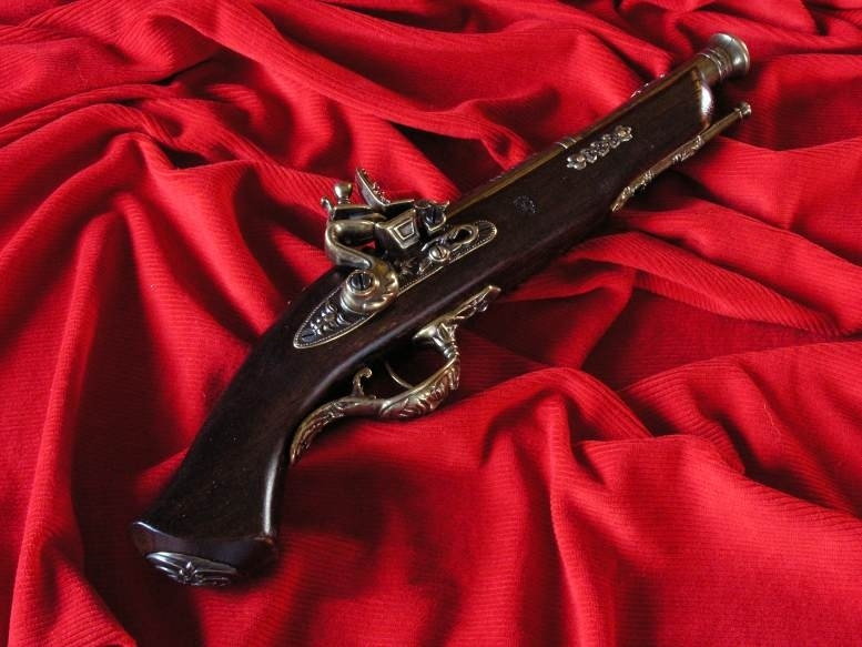 WŁOCHY GRAWEROWANY WŁOSKI PISTOLET SKAŁKOWY Z XVIIw.