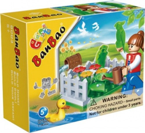 Banbao 8003 Mini W ogrodzie