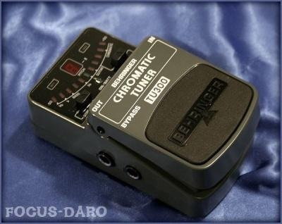 Behringer podĹogowy tuner/stroik gitarowy/basowy - TU300