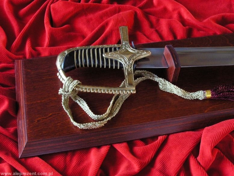 Płatnerze hiszpańscy SZABLA HUSARSKA GŁADKA NA TABLO