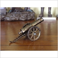 WŁOCHY HISTORYCZNA MINIATUROWA ARMATKA Z XVIII W