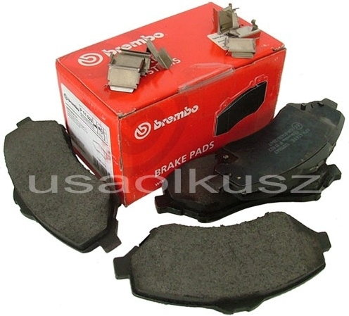 BREMBO Klocki hamulcowe przód Chrysler Voyager Town & Country APV 2008-