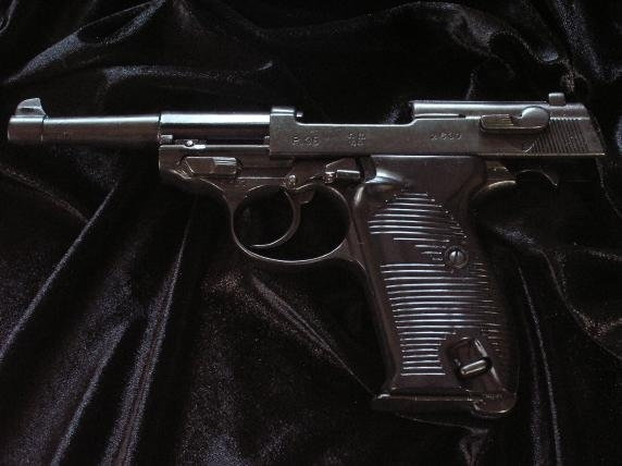 Denix CENIONY POSZUKIWANY PISTOLET WALTHER P38