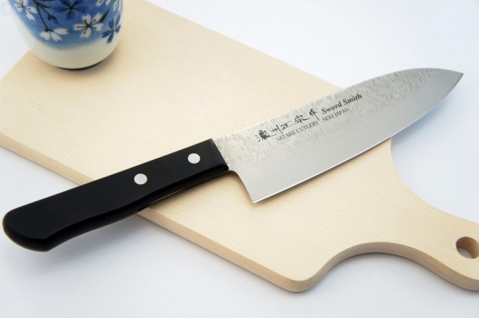 Satake Cutlery Nóż pojedynczy Santoku 17 cm Satake Nashiji Black Pakka 801-713