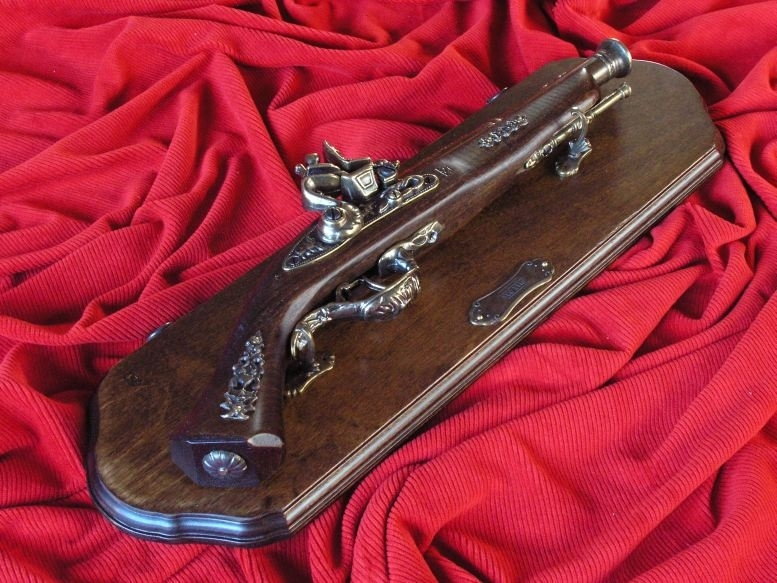 WŁOCHY TABLO DO EKSPOZYCJI DŁUŻSZYCH PISTOLETÓW