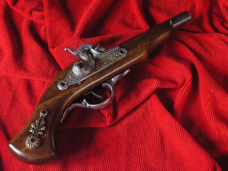 WŁOCHY NIEMIECKI PISTOLET Z ZAMKIEM KAPISZONOWYM
