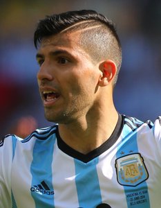 Która z tych fryzur Sergio Aguero jest najlepsza 