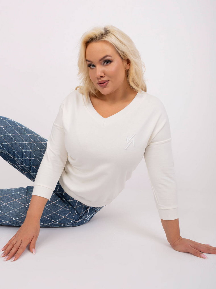 Bluzka plus size ecru casual codzienna dekolt w kształcie V rękaw 3/4 naszywki