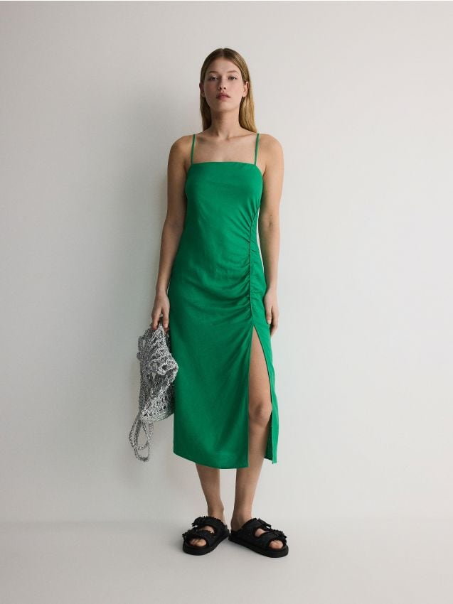 Reserved - Sukienka midi z wiskozą i lnem - zielony