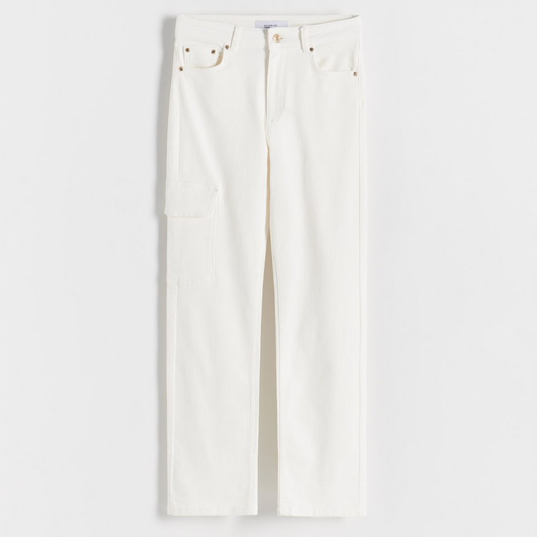 Reserved - Jeansy straight z kieszenią - biały