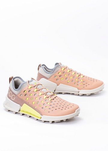Różowe buty trekkingowe ECCO, kolekcja damska na sezon jesień 2022 | LaModa