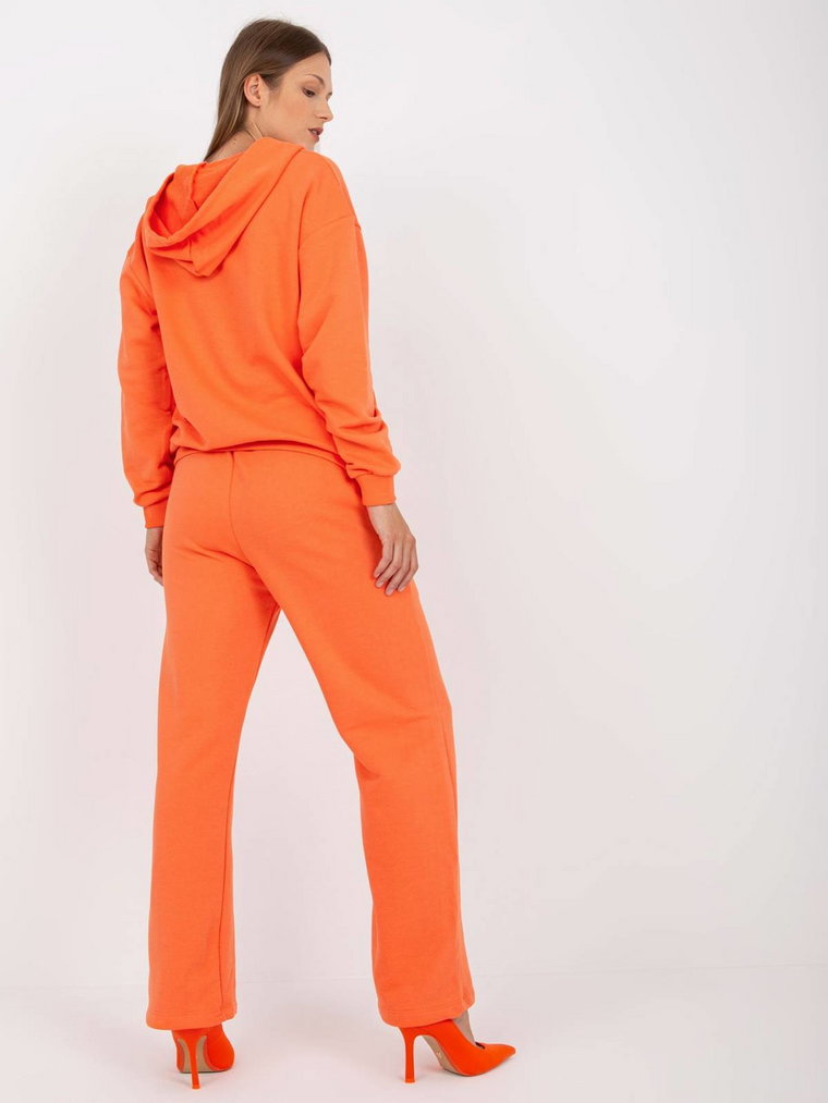 Komplet dresowy pomarańczowy casual bluza i spodnie kaptur rękaw długi nogawka szeroka długość długa