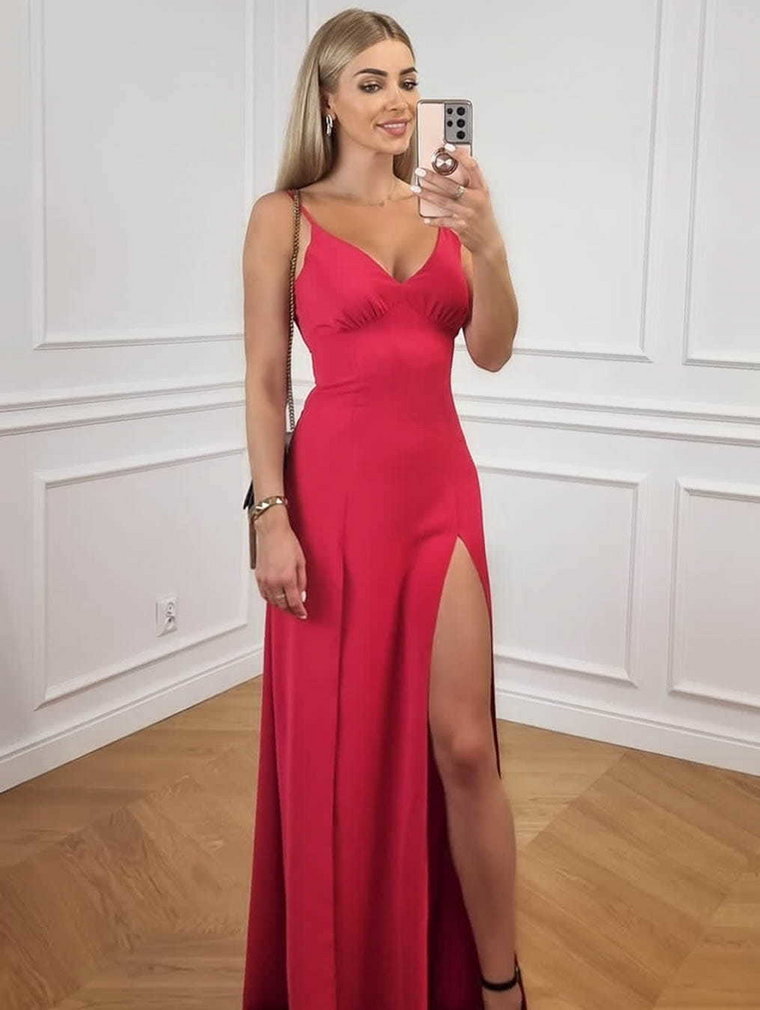 Imagine czerwona długa elegancka sukienka