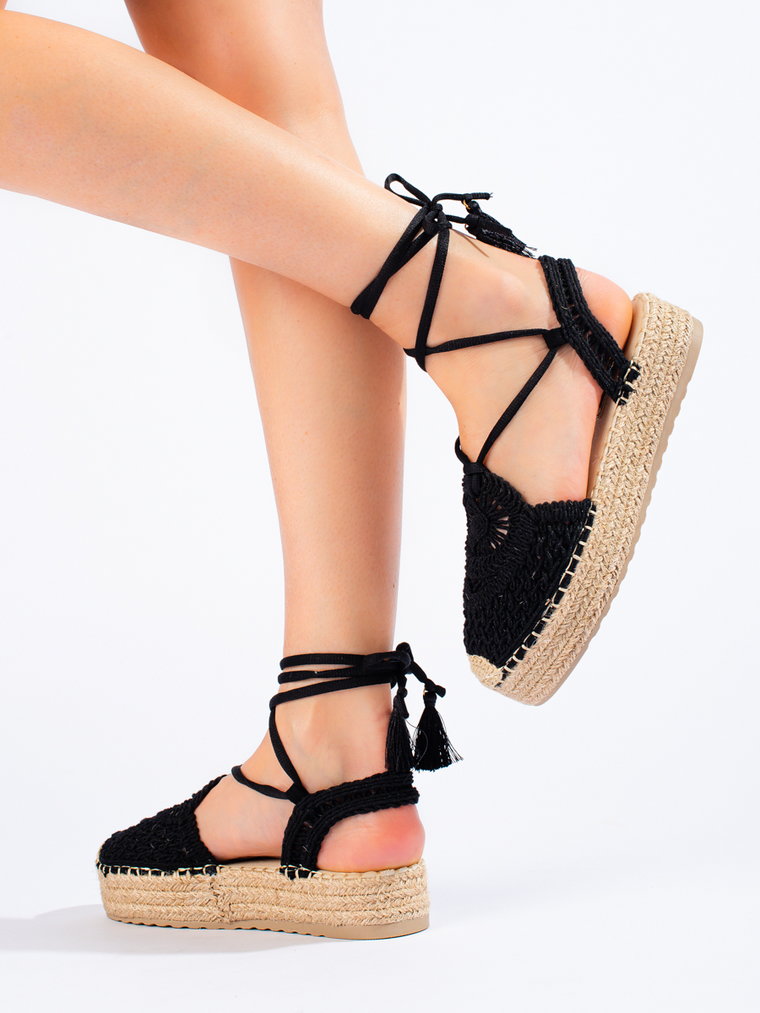 Czarne espadryle na platformie boho Shelovet