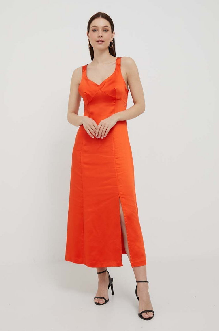 United Colors of Benetton sukienka kolor pomarańczowy midi rozkloszowana