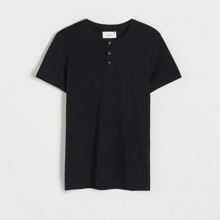 Reserved - T-shirt slim z rozpinanym dekoltem - czarny