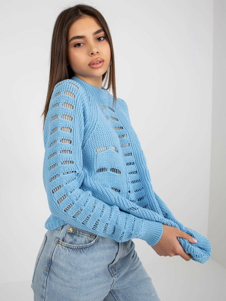Sweter oversize jasny niebieski casual ażurowy dekolt okrągły rękaw długi długość długa