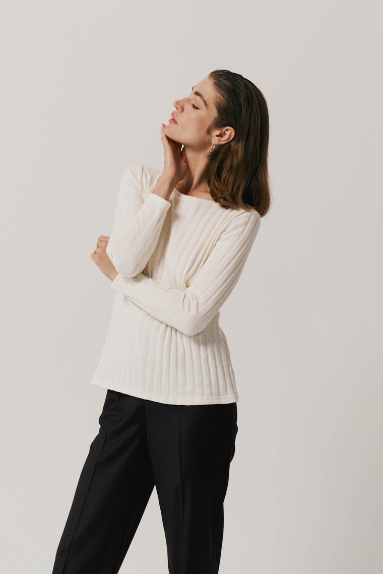Bawełniany sweter o prążkowanej strukturze : Kolor - Ecru, Rozmiar - 40