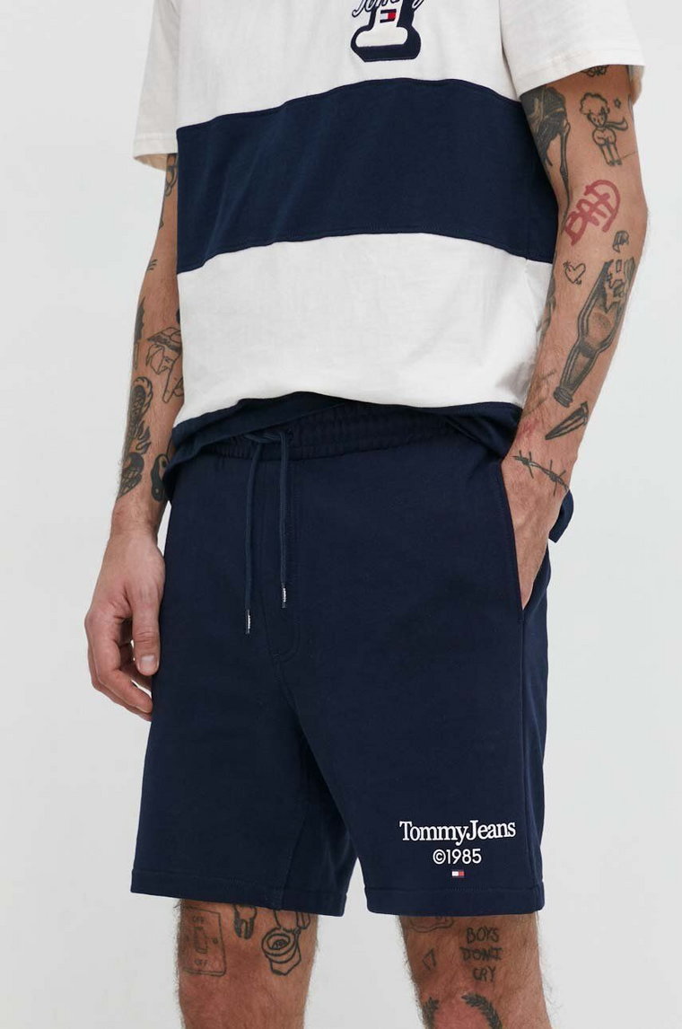 Tommy Jeans szorty bawełniane kolor granatowy DM0DM19153