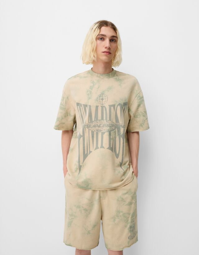 Bershka Bermudy Baggy Ze Wzorem Tie Dye Mężczyzna S Beżowy