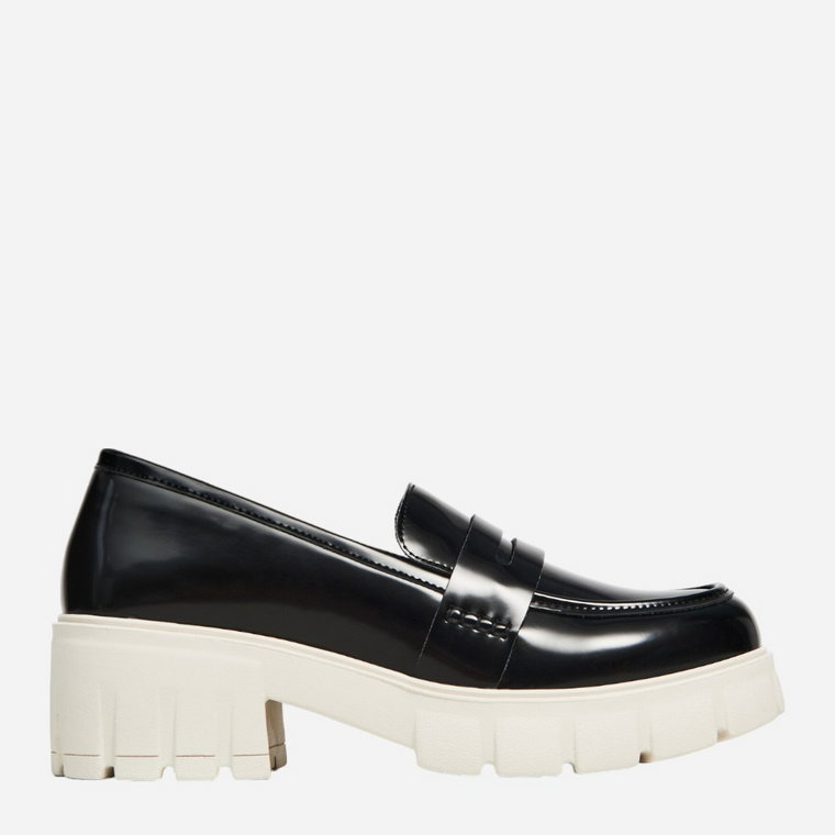 Loafersy damskie Cropp 5608N-01X 37 24 cm Czarne (5904684588142). Loafersy damskie