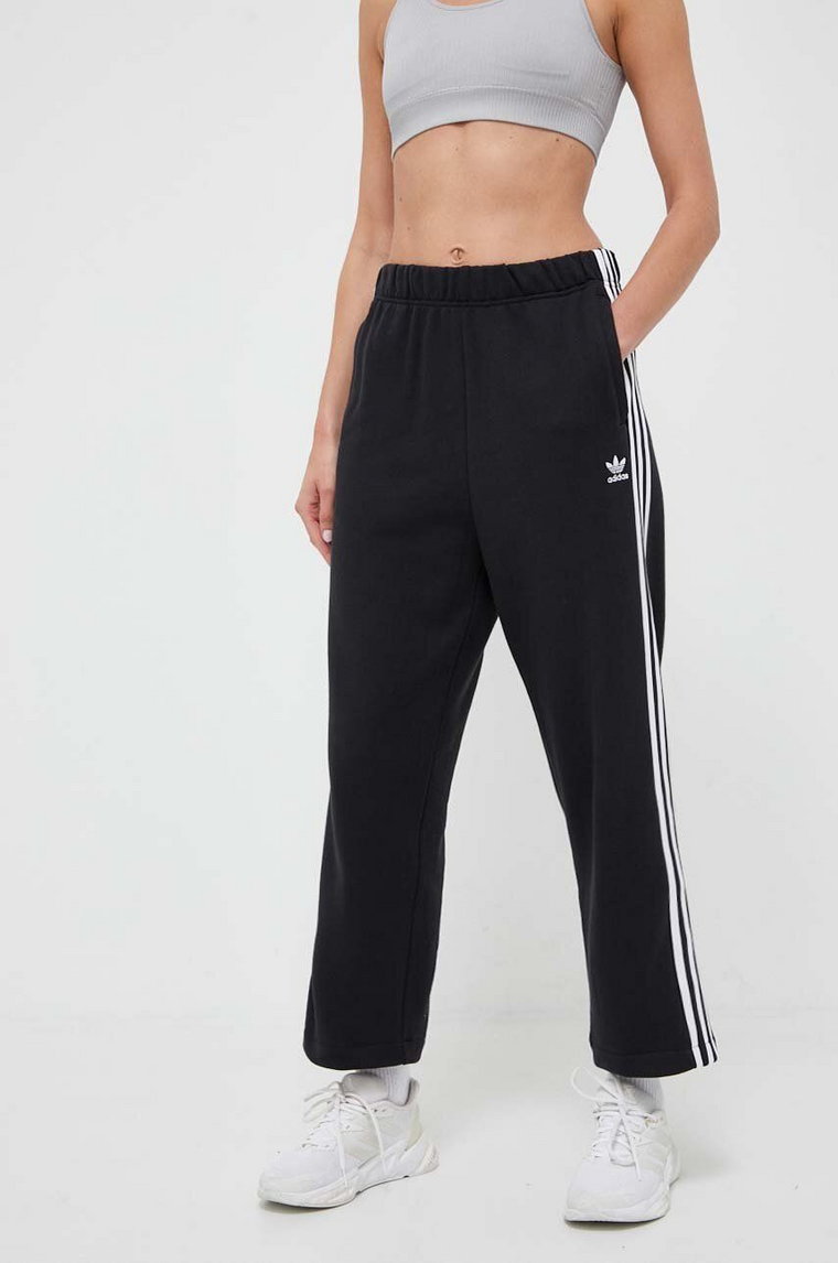 adidas Originals spodnie dresowe bawełniane Open Hem Pant IC5505 kolor czarny gładkie