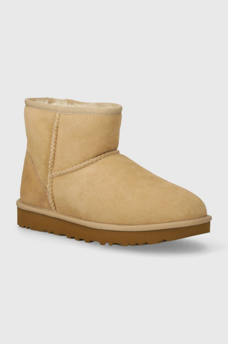 UGG śniegowce zamszowe Classic Mini II kolor beżowy 1016222